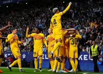 برشلونة يتوج بلقب الليغا للمرة 27