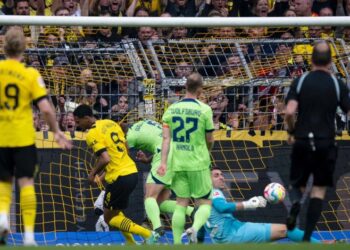 دورتموند يعود للانتصارات ويشعل الصراع على لقب بوندسليغا