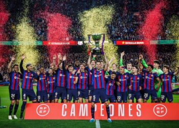 برشلونة يحتفل بلقب الليغا بعد الخسارة من سوسيداد