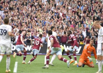 ويستهام يفوز ويضمن البقاء في الدوري الإنجليزي الممتاز