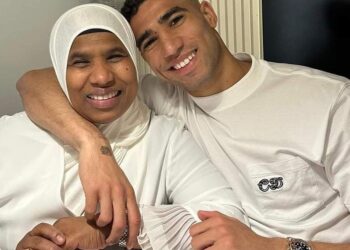 وشم جديد لأشرف حكيمي يخلق جدلا واسعا بين المغاربة والجزائريين