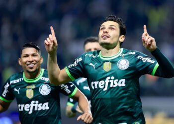 بالميراس يضرب بقوة ويقتنص صدارة الدوري البرازيلي