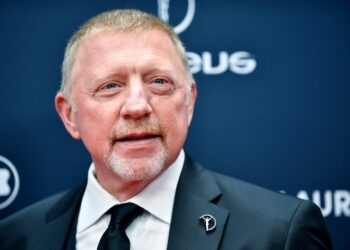 بيكر ينصح لاعبي التنس: ابتعدوا عن الهاتف ووسائل التواصل الاجتماعي