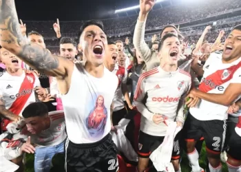 ريفر بليت يفوز على غريمه البوكا ويعزز صدارته للدوري الأرجنتيني