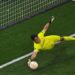 لاعب برشلونة وريال مدريد يشيدون بياسين بونو