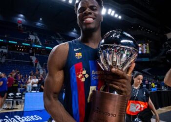 لاعب فريق برشلونة لكرة السلة يتعرض لإساءة عنصرية