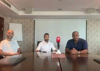 الوداد الرياضي يتعاقد مع المدرب عادل رمزي