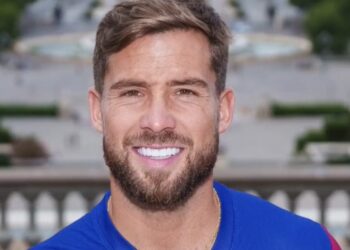 برشلونة يتعاقد مع المدافع الإسباني إينيغو مارتينيز