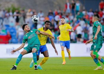 النصر السعودي ينهي الشوط الأول أمام الرجاء بثلاثية