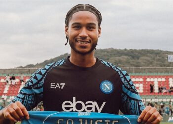 نابولي يضم لاعب الوسط السويدي كايوسته