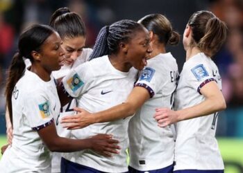 فرنسا تتأهل إلى ثمن نهائي كأس العالم للسيدات