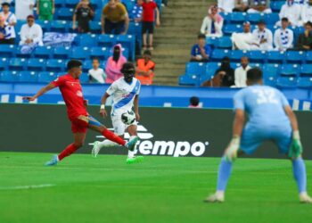 الوداد يغادر كأس سلمان للأندية العربية بعد الهزيمة أمام للهلال السعودي