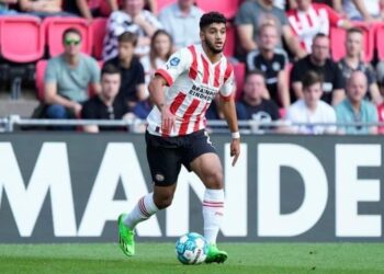 المغربي إسماعيل الصيباري يواصل التألق مع بي إس في إيندهوفن الهولندي