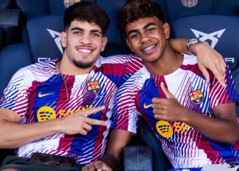 جمال لامين يقود برشلونة للفوز على توتنهام