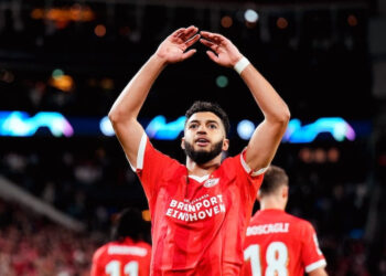 المغربي صيباري يتألق بتسجيل هدفين ليقود أيندهوفن لدور مجموعات أبطال أوربا