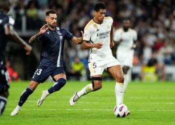 ريال مدريد يقلب تأخره أمام سوسيداد إلى فوز ويستعيد صدارة الدوري الإسباني