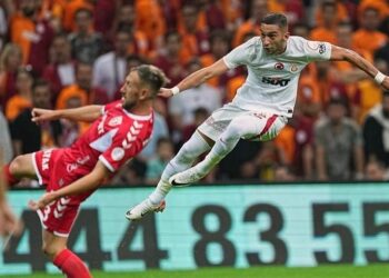 غلطة سراي يفوز على سامسون ويعتلي صدارة الدوري التركي