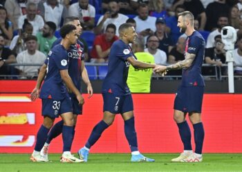 مبابي يقود سان جيرمان لسحق ليون في الدوري الفرنسي