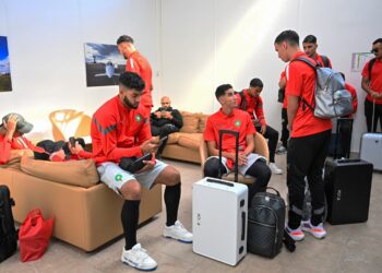 المنتخب الوطني يصل لفرنسا لمواجهة بوركينا فاسو