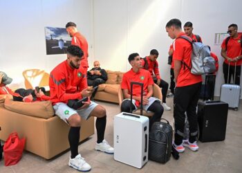 المنتخب المغربي يصل لفرنسا تأهبا لمواجهة بوركينافاسو