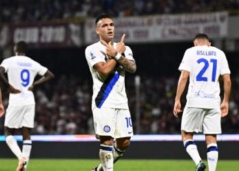 لاوتارو يقود إنتر ميلان لسحق ساليرنتانيا ولصدارة الدوري الإيطالي