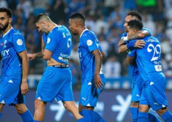 الهلال يقسو على الرياض ويعتلي صدارة الدوري السعودي