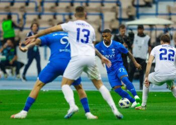 الهلال السعودي يفلت من خسارة محققة في مستهل مشواره في دوري أبطال آسيا