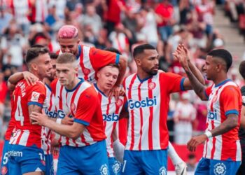 جيرونا يكتسح مايوركا ويتصدر الدوري الإسباني مؤقتا