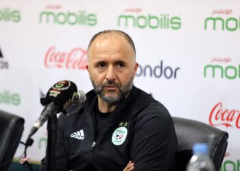 مدرب الجزائر يرفض عرضا مغريا من السعودية