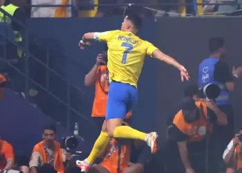 ثنائية رونالدو وتاليسكا تقود النصر لفوز مثير على الأهلي في الدوري السعودي