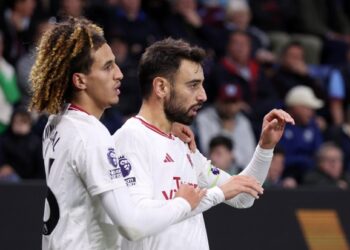 مانشستر يونايتد يستعيد نغمة الانتصارات في الدوري الإنجليزي