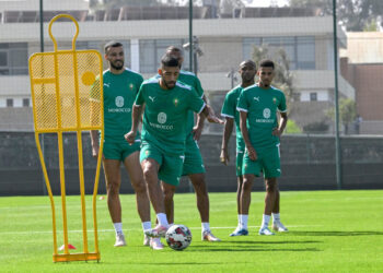 المنتخب الوطني يجري اخر حصة تدريبية قبل التوجه إلى كوت ديفوار