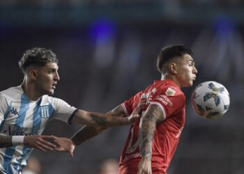 إنديبندينتي يعبر راسينج كلوب  ويتصدر الدوري الأرجنتيني