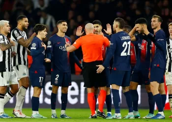 استبعاد الحكم الذي منح سان جيرمان ضربة جزاء بدوري الأبطال