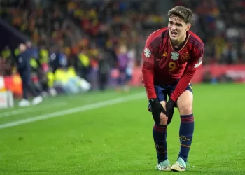برشلونة يعلن عن خضوع غافي لجراحة ناجحة