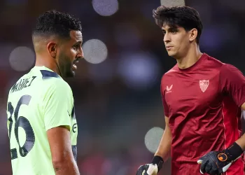 رياض محرز يسخر من ياسين بونو بخصوص فوزه بجائزة أفضل لاعب في افريقيا