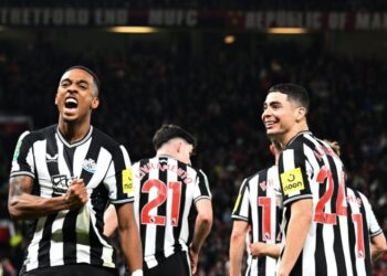 ربع نهائي كأس الرابطة.. ليفربول يلاقي وست هام وتشيلسي مع نيوكاسل