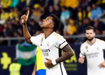 ريال مدريد يتحدى الغيابات ويعتلي قمة الدوري الإسباني
