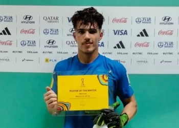 “فيفا” يختار الحارس المغربي بنغوزيل أحسن لاعب في مباراة المغرب وإيران