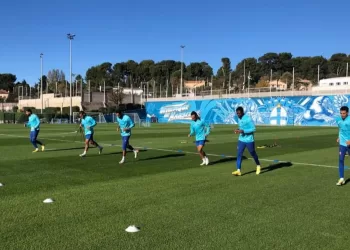 عز الدين اوناحي يعود الى تداريب مارسيليا الفرنسي بعد غيابه عن الملاعب بسبب الاصابة