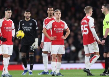 سقوط أرسنال بالميدانه يمنح ليفربول لقب بطل الشتاء الشرفي للدوري الإنجليزي