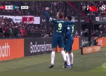 اسماعيل الصيباري يفتتح التسجيل أمام فينورد