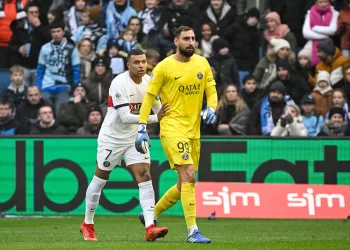 إيقاف حارس مرمى سان جيرمان مباراتين