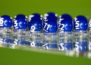 ليفربول يبتعد عن تشيلسي في قرعة كأس الرابطة الإنجليزية