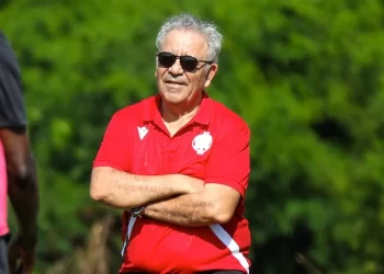 البنزرتي في موقف محرج مع جماهير الوداد .. تصريح شيخ المدربين بعد السقطة بدار السلام ..