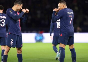 أشرف حكيمي يتوج رفقة باريس سان جيرمان بلقب كأس السوبر الفرنسي