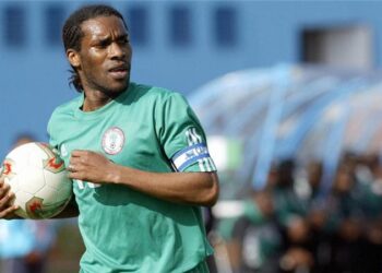 أسطورة المنتخب النيجيري السابق، جاي جاي أوكوشا يرشح المنتخب المغربي للفوز باللقب..