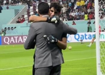 الحضري يهاجم ياسين بونو ..