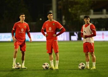 المنتخب الوطني يجري حصتين تدريبيتين لمواجهة أنغولا وموريتانيا