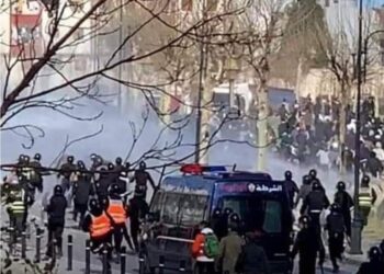 حكم بالسجن على 24 شخصًا في أعقاب أحداث الشغب في مباراة الرجاء و تطوان
